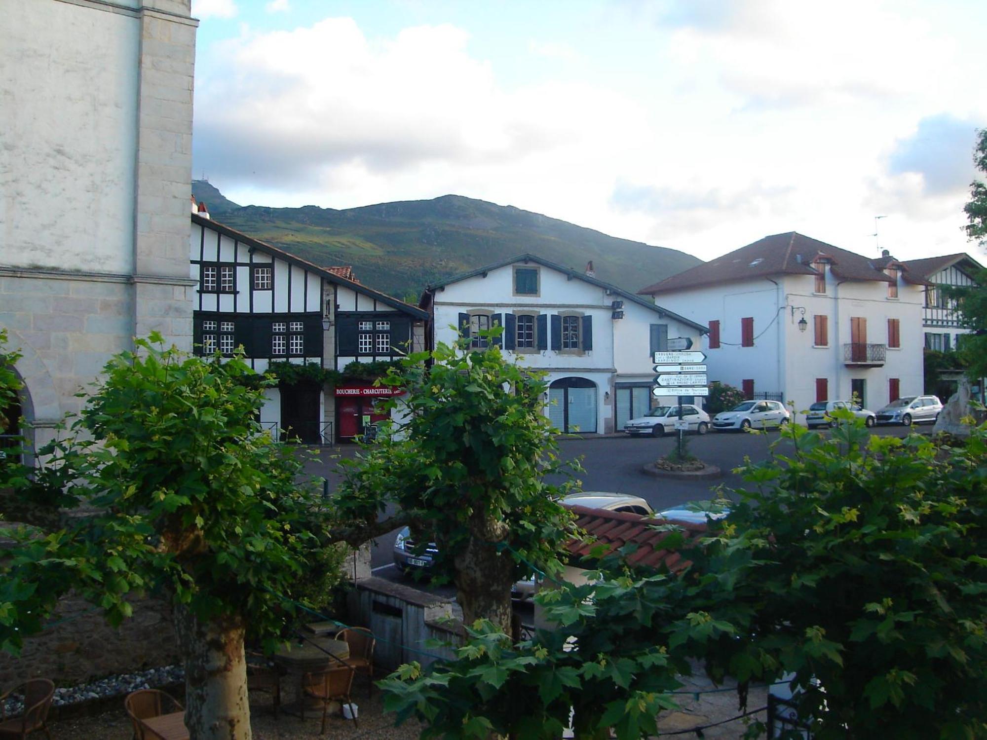 Hotel De La Rhune Ascain Ngoại thất bức ảnh